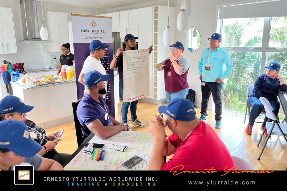 Team Building Corporativo LATAM con talleres de integración empresarial y cuerdas bajas