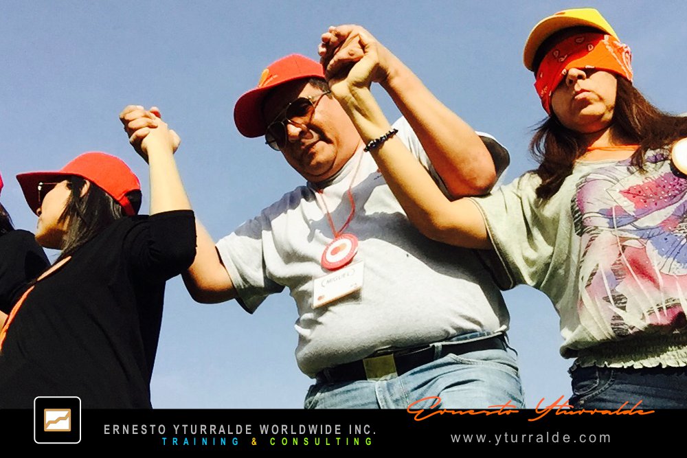 Team Building Corporativo LATAM | Taller de trabajo en equipo para optimizar procesos y coordinación